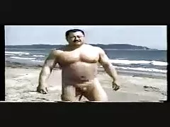Sexy Oppkvikket pupp asiatiske cock sucker blir hennes rumpe og fitte fylt opp med stor pikk